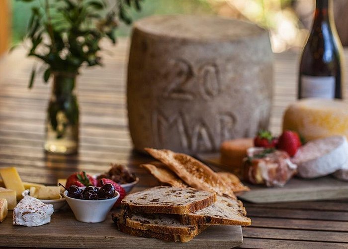 Bruny Island Traveller - Gourmet Tasting and Sightseeing Day Trip from Hobart - Pace, weather, and the crowd reality on Bruny Island
