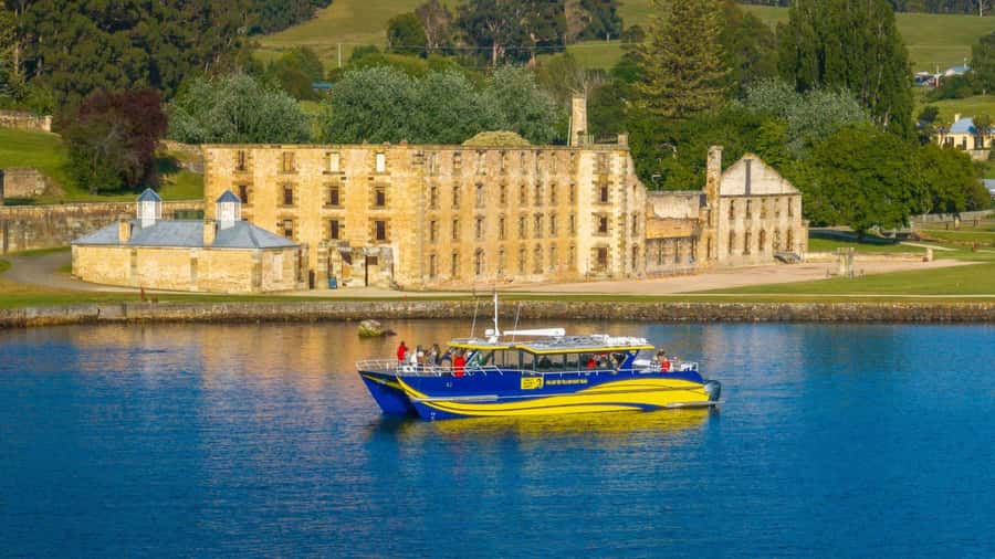 From Hobart: Port Arthur Cape Raoul Wilderness Cruise - White Sands and Big Dunes: Safety Cove and Crescent Bay