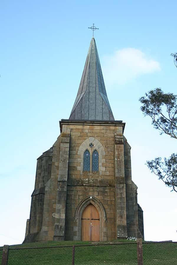 Historic Richmond Village Half-Day Coach Tour - 2.75 hours in Richmond: shops, galleries, wine, and duck-approved wandering