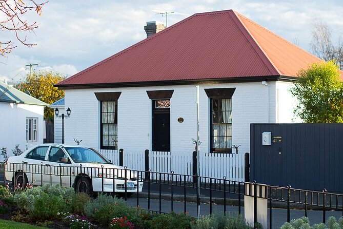 Hobart City Sightseeing Tour including MONA Admission - The hidden superpower: the guide makes the city part click