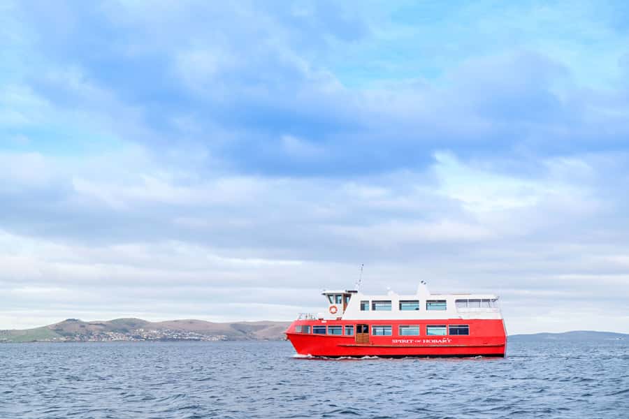 Hobart: Historic Lunch Cruise - Under the Tasman Bridge and back past Government House and the Botanic Garden