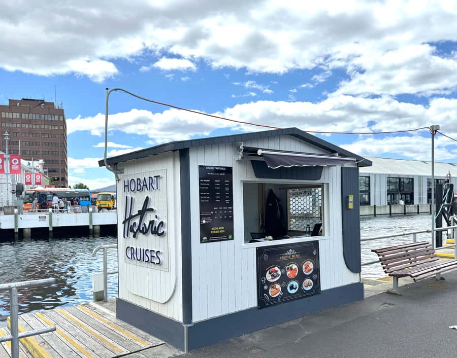 Hobart: Historic Lunch Cruise - Tasman Bridge, Salamanca Place, and Wrest Point: the sights you actually get to watch