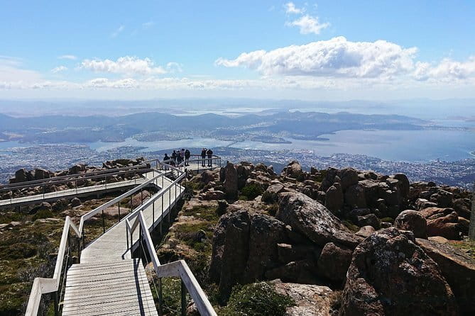 Hobart Hop-On Hop-Off Bus & kunanyi/Mt Wellington Tour - City loop in a 90-minute circle: how to use it without rushing