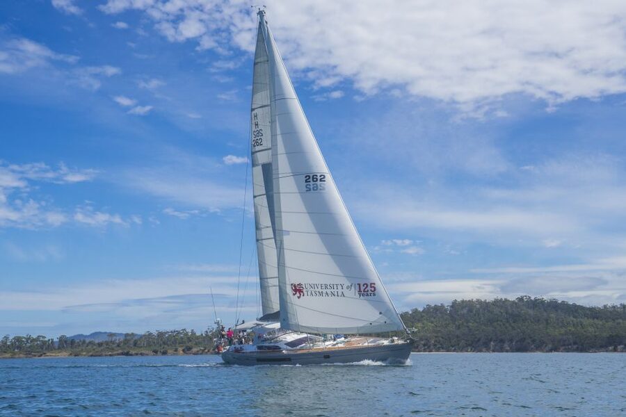 Hobart: Luxury Yacht Scenic Sailing Tour with Snacks - Should you book this Hobart luxury yacht sailing tour?