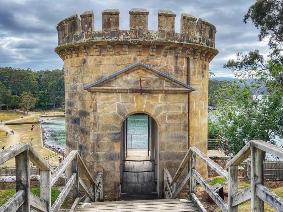 Hobart: Port Arthur & Tasman Park Full-Day Trip with Cruise - Saturday departures with Salamanca Market: what you gain and what you lose