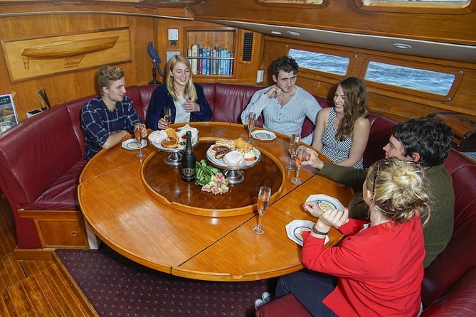 Hobart Sailing Experience - Morning or afternoon tea: the real reason to want seats near the middle