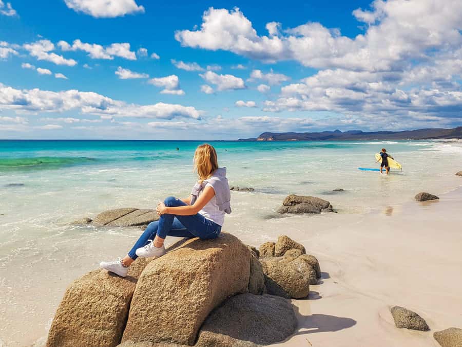 Hobart: Wineglass Bay, Freycinet Park, and Richmond Tour - Honeymoon Bay and Cape Tourville: two coastal moods