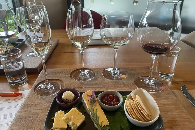Signature Saturday Wine Tour - The Vibe: Small Group, Big Local Flavor