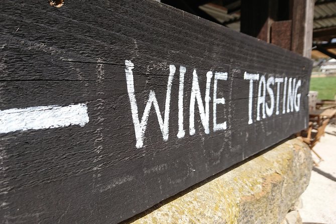 Valleys of Vino Full Day Tour - Coal Valley Vineyard region (50 minutes): another tasting window with room to compare