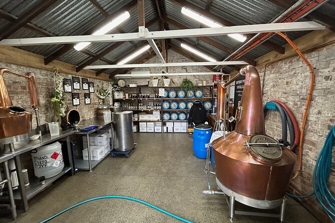 Wine, Gin & Whisky Tour - Hobart & SE Tasmania - A small-group spirits-and-wine circuit that starts in Hobart